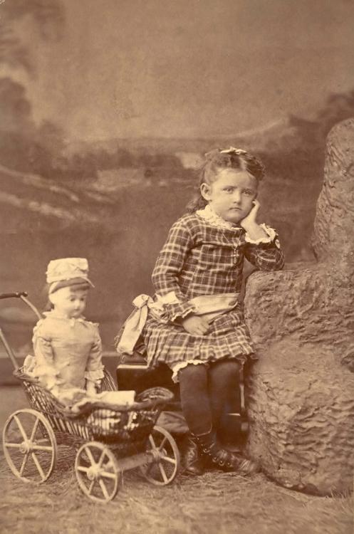 Anna Boutell (1878-1964) age 5