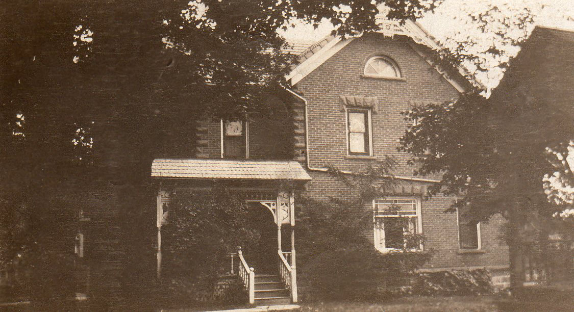 Bunline House - Main Street Lansing 2